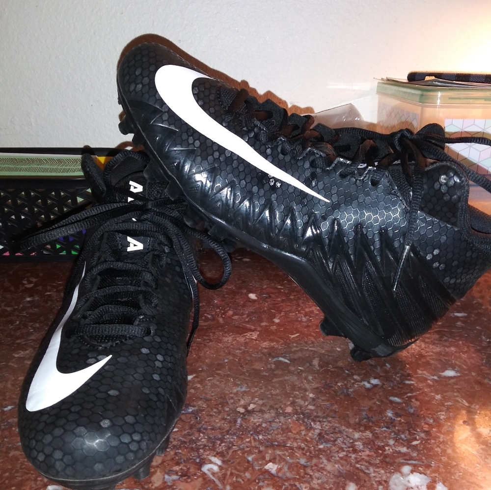 Nike Alpha Menace Football Cleats
